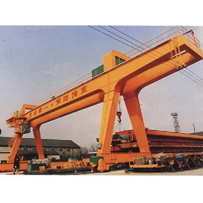 通用門式起重機7