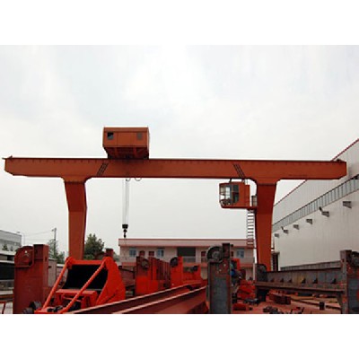 通用門式起重機2