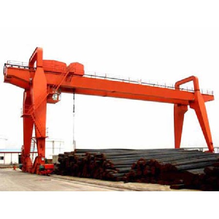 通用門(mén)式起重機(jī)8